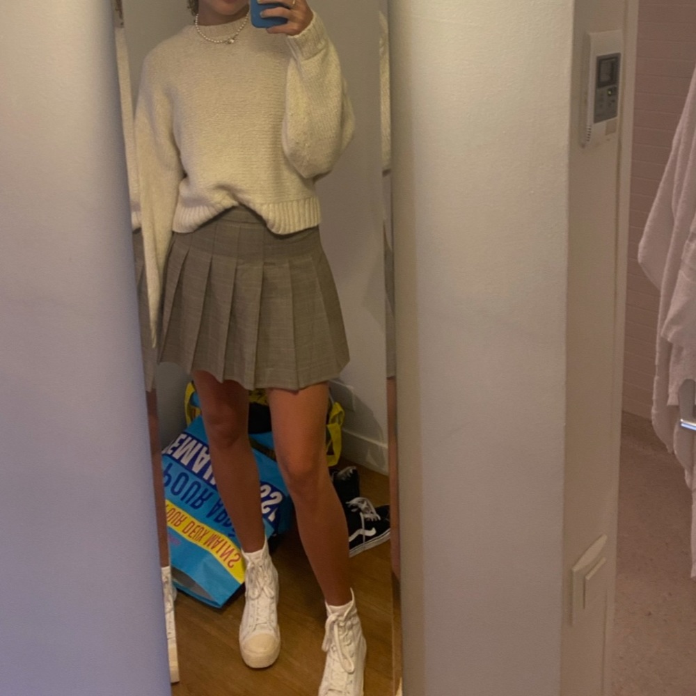 SUNDAY BEST ARITZIA PLEATED SKIRT